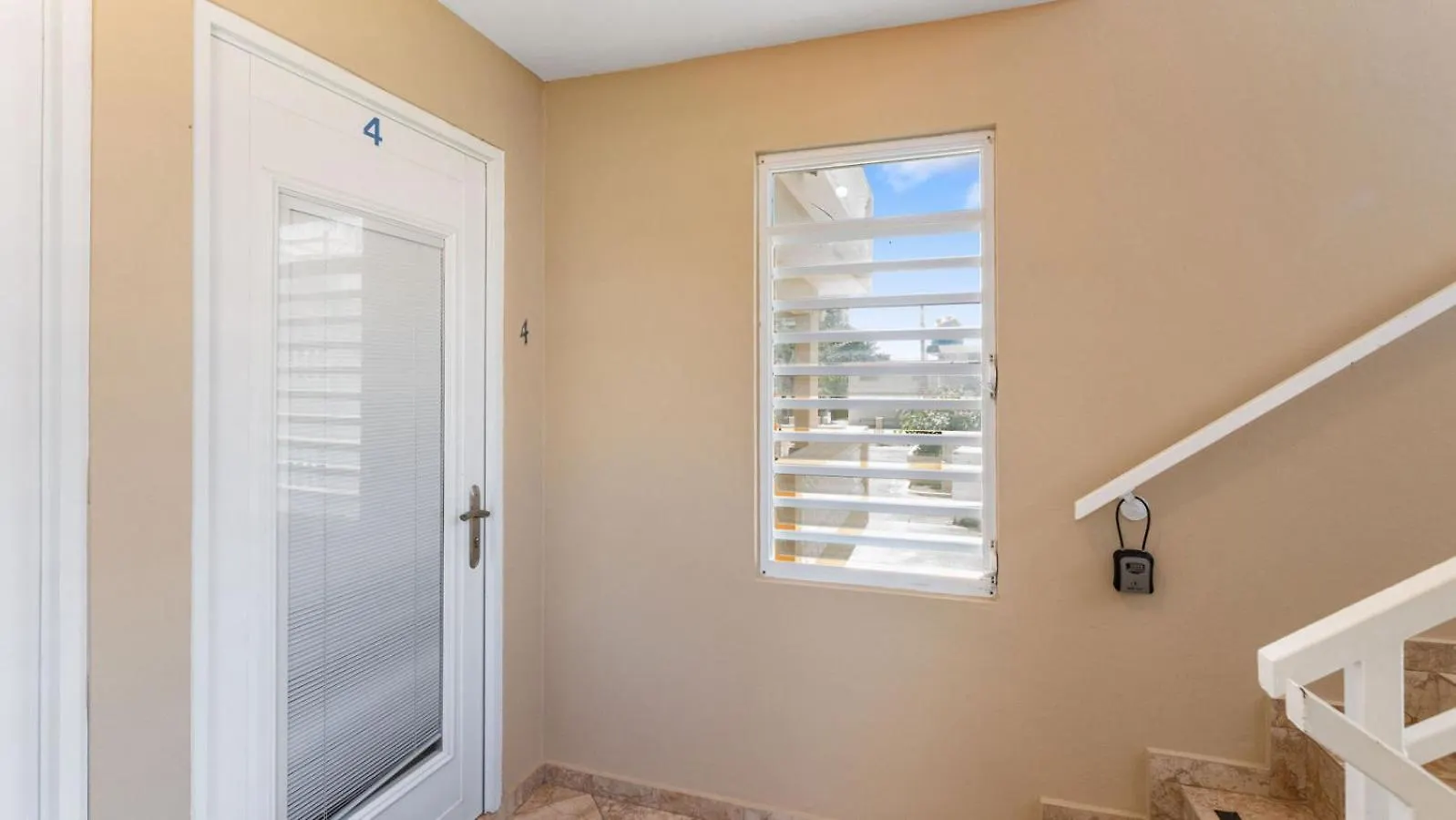 Beachfront Getaway At Ocean View Castle Condo Aguada Apartment